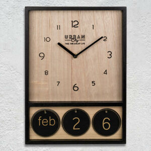 Drevené hodiny s kalendárom (rozbalené, nepoužívané)