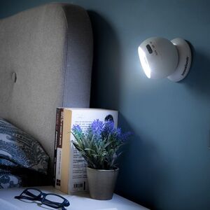 LED svetlo so senzorom pohybu Maglum (mierne poškodená krabica)
